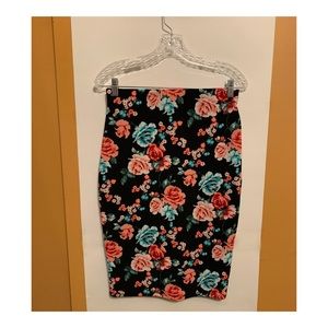 🌿 Floral Pencil Skirt — FREE W/ BUNDLE